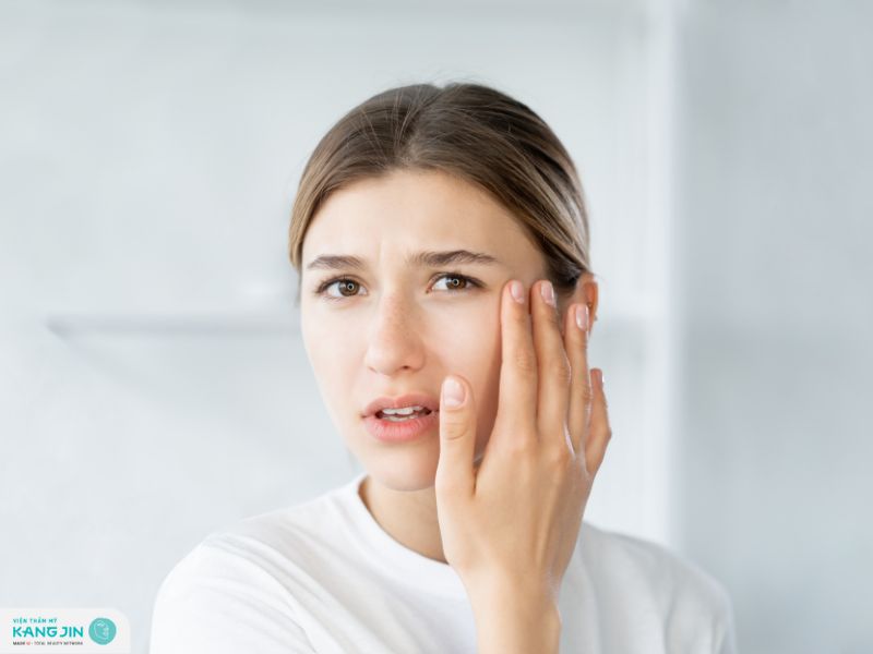 nếp nhăn dưới mắt