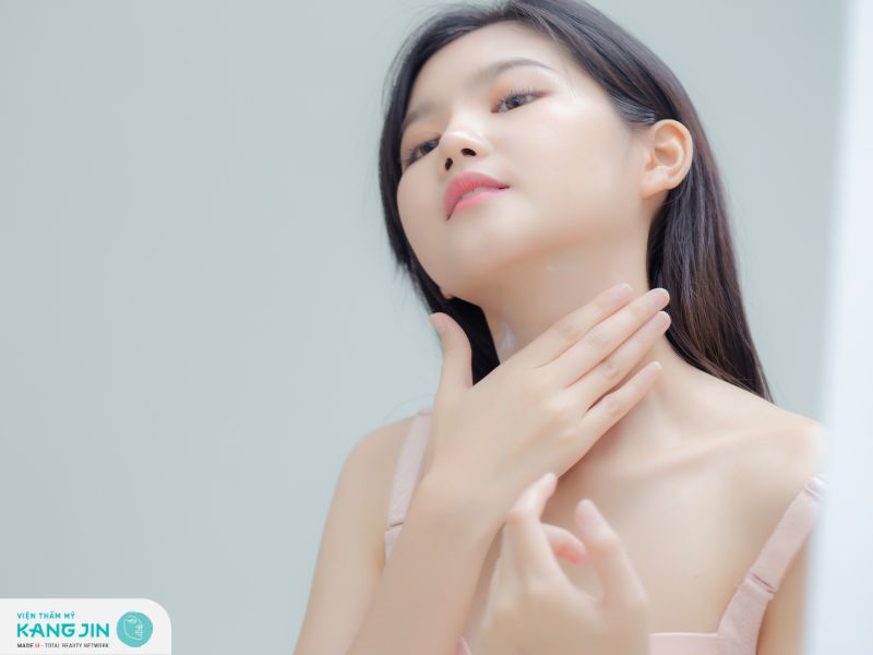 Cách dưỡng da cổ mịn màng cho phụ nữ trên 25 tuổi 