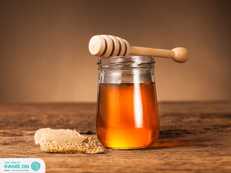 Cách hết nẻ mặt hiệu quả bằng mật ong