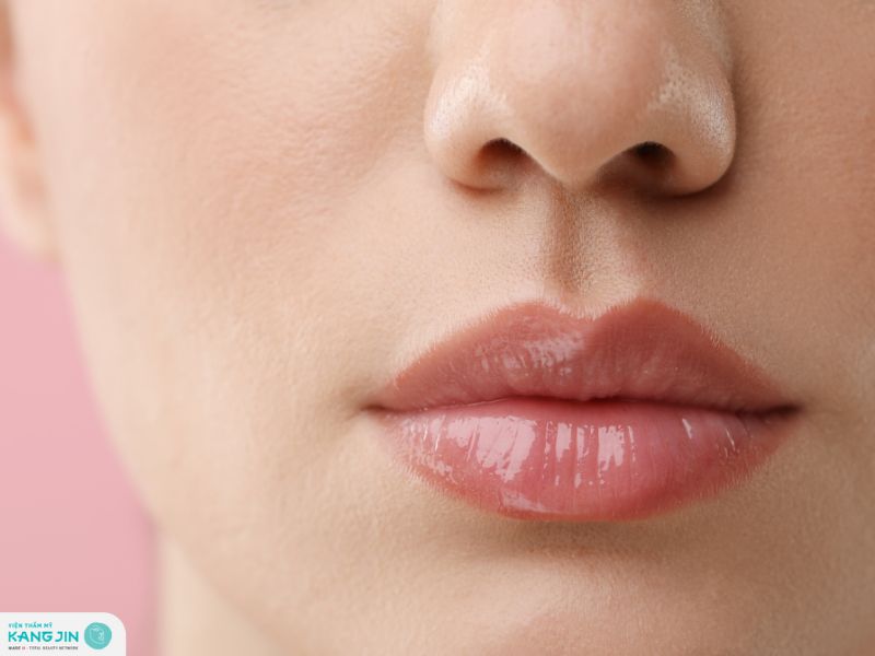 dưỡng môi trị thâm