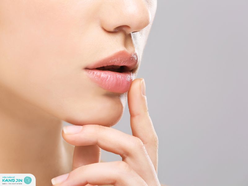 dưỡng hồng môi