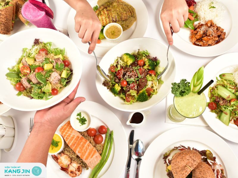 Bổ sung đầy đủ dưỡng chất bằng chế độ ăn uống khoa học để dưỡng da sáng khỏe cho nam giới 