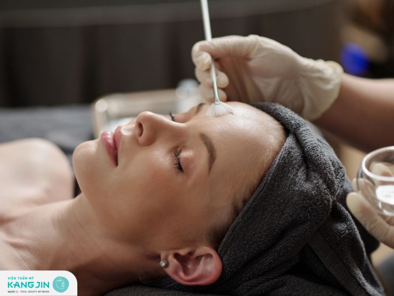 Hướng dẫn quy trình thực hiện tái tạo da và chăm sóc da sau peel 