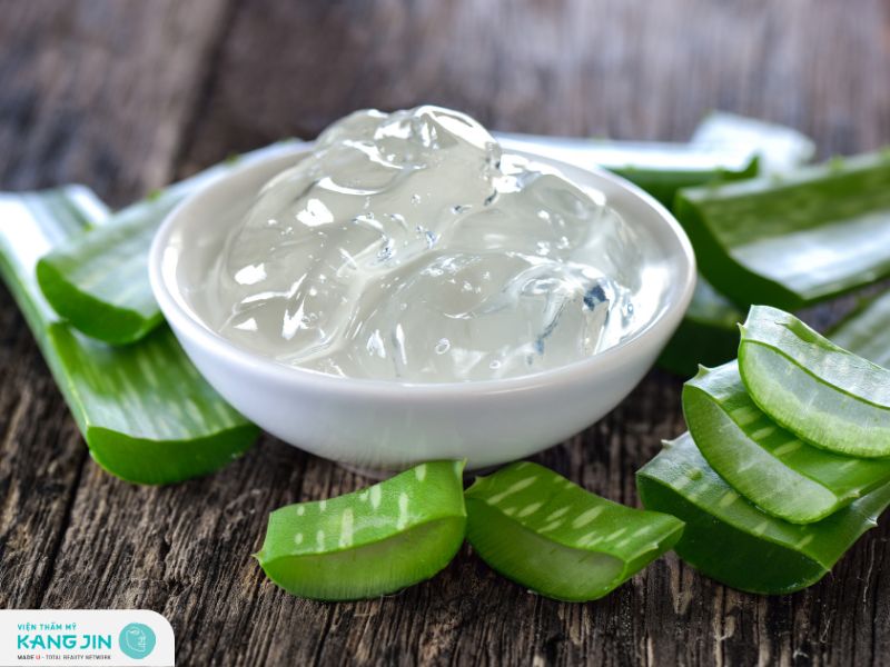 Hướng dẫn cách làm đẹp bằng nha đam đông đá đơn giản 