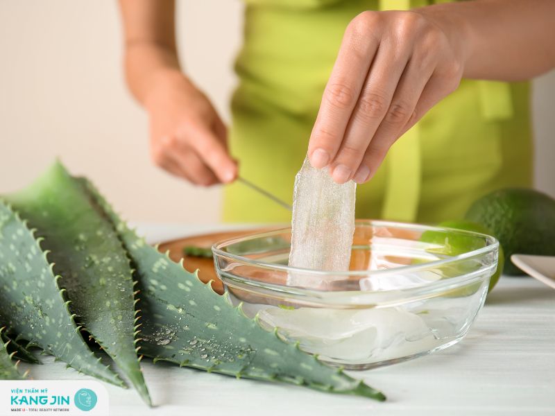 Các công thức làm đẹp bằng nha đam đông đá tại nhà 