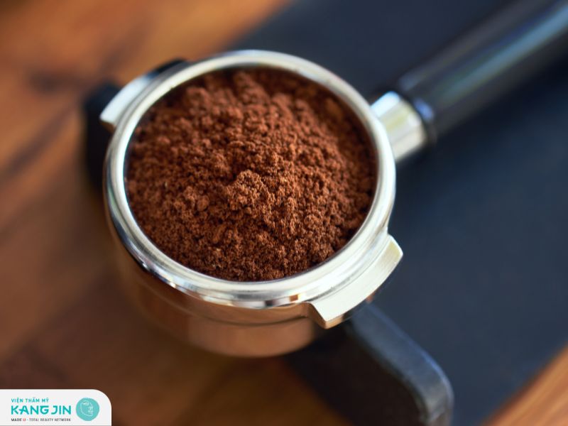 Cách tẩy da chết bằng baking soda và bột cà phê giúp lấy đi lớp da sừng già mà không làm khô da