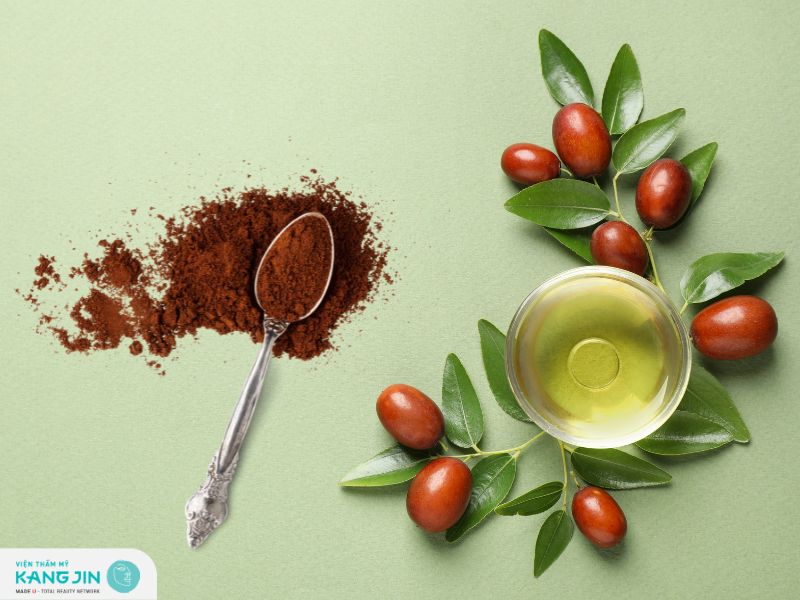 Kết hợp bã cafe và tinh dầu Jojoba tẩy da chết toàn thân an toàn tại nhà 