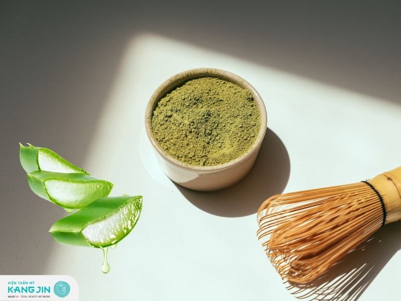 Trị mụn bằng nha đam và trà xanh tại nhà