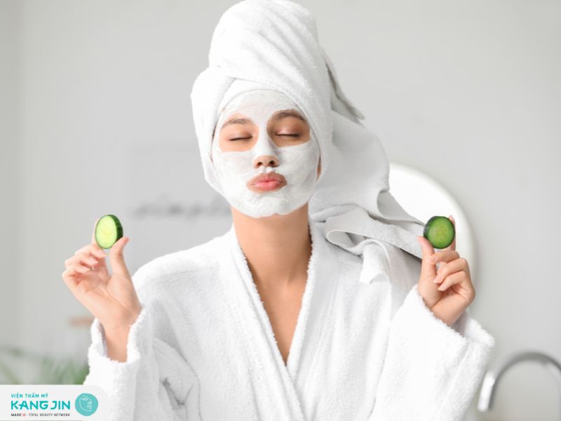 Cách làm mặt nạ trị mụn trắng da từ thiên nhiên