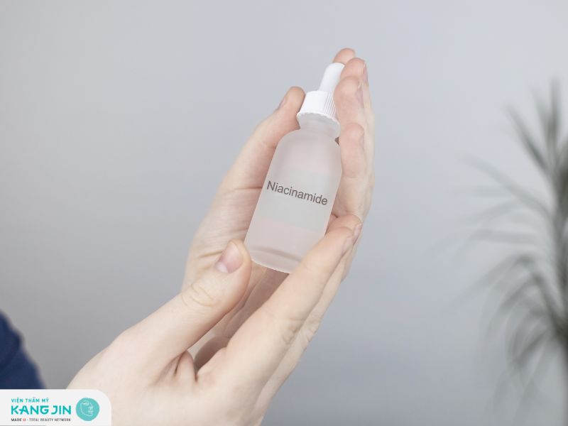 Niacinamide là gì? Lợi ích và cách sử dụng như thế nào?