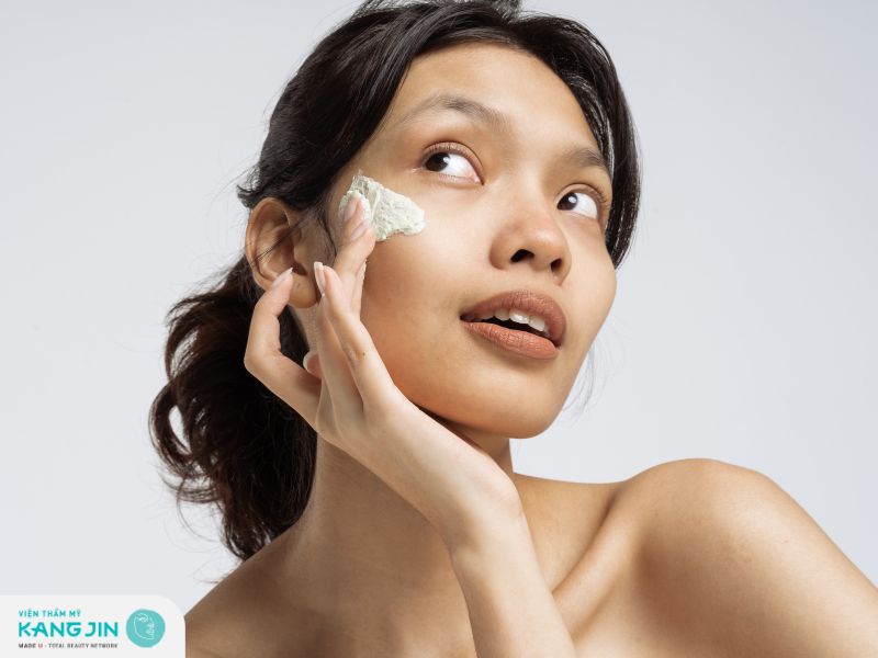 Lựa chọn sản phẩm dưỡng da dịu nhẹ trong quá trình trị viêm da