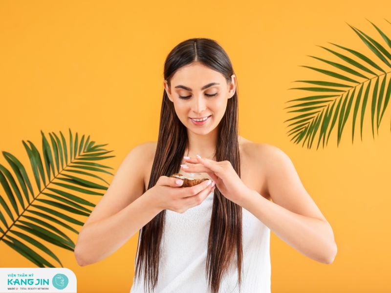 Cách ủ tóc bằng dầu dừa để phục hồi tóc hư tổn 