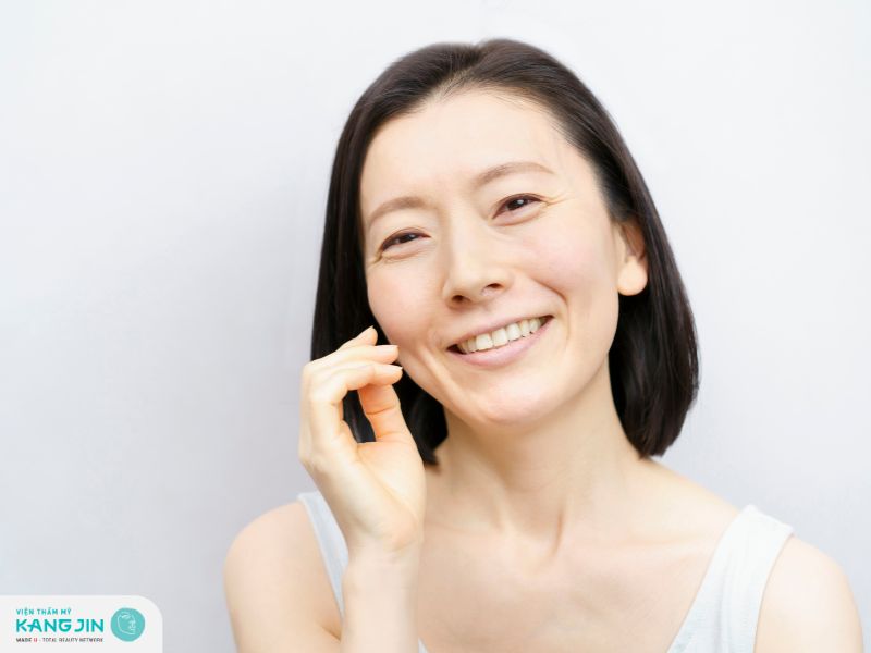 Phụ nữ 40 tuổi nên uống gì để đẹp da chống lão hóa?