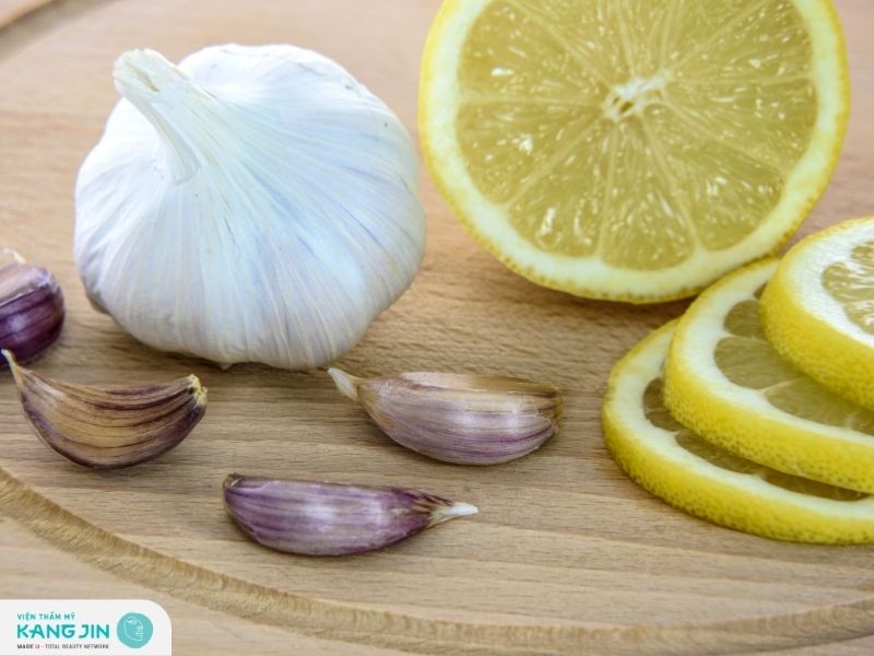 Cách trị mụn cóc bằng tỏi và chanh hiệu quả tại nhà 