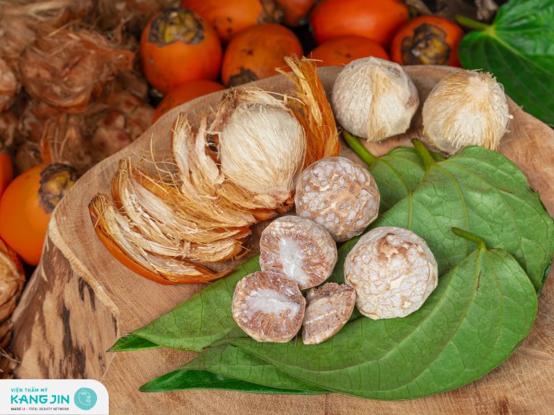 Cách làm trắng răng sau 1 đêm bằng quả cau 