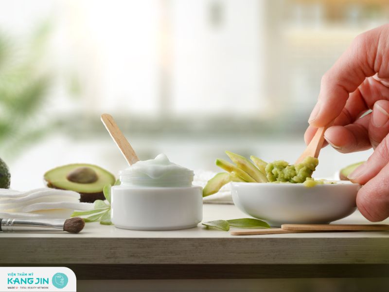 Quả bơ làm đẹp có tác dụng trị mụn và làm lành vết thương nhanh hơn 