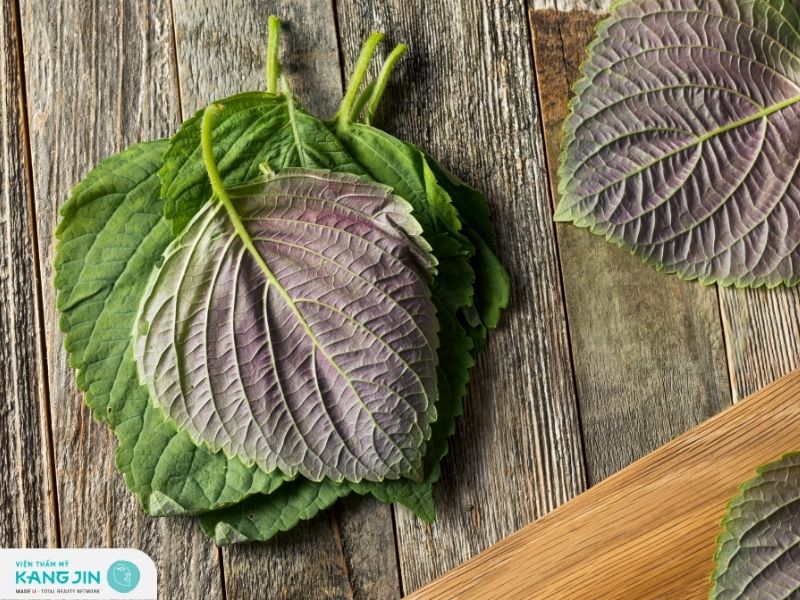 Cách làm mặt nạ lá tía tô trị nám tại nhà