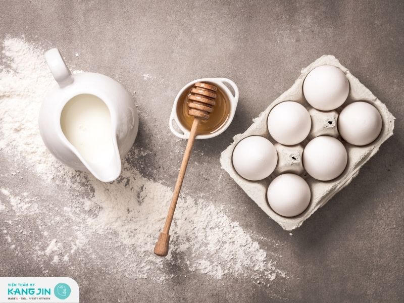 Các bước làm mặt nạ từ mật ong và trứng gà