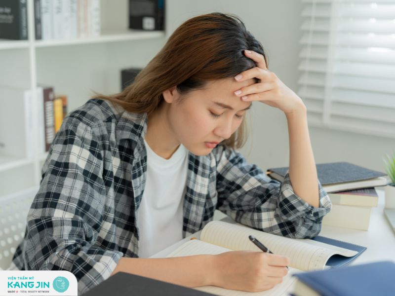 Hạn chế stress giữ tâm trạng vui vẻ để dưỡng da khỏe đẹp từ sâu bên trong 