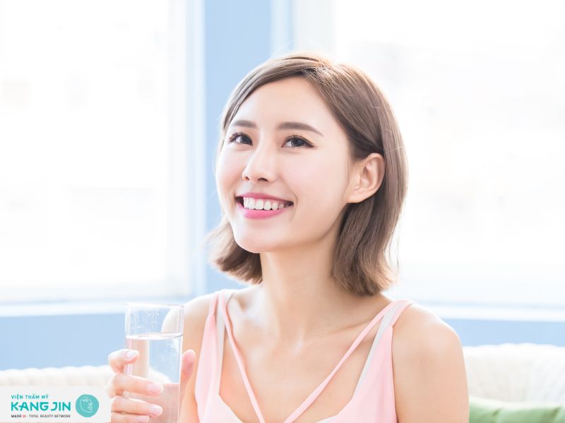 Ở tuổi 20 nên uống gì để giúp da đẹp hơn?