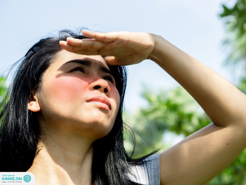 da mặt bị cháy nắng làm sao để trắng lại