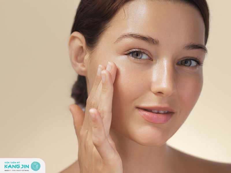 Tại sao da mặt lại đen hơn da tay?