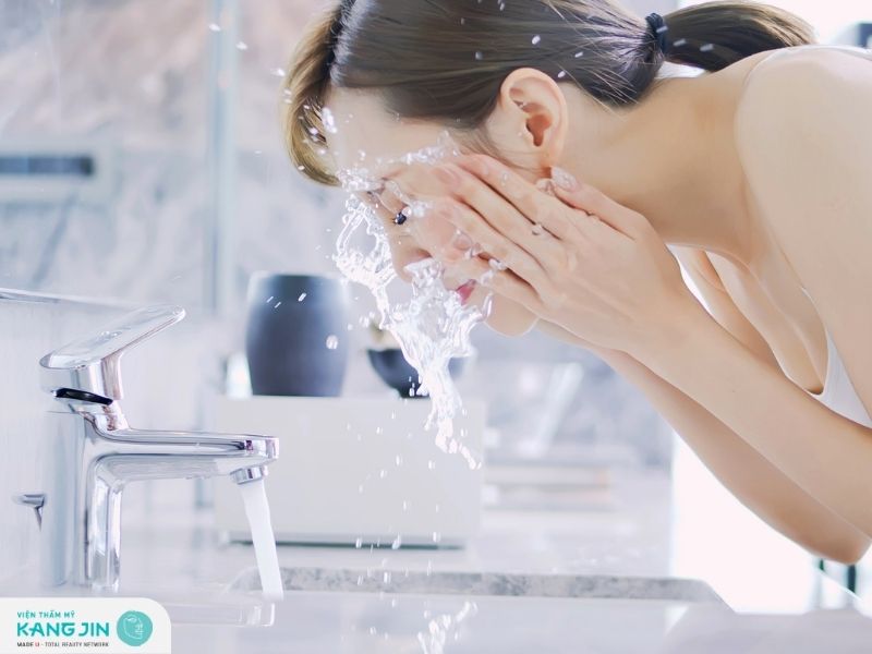 Thời gian thích hợp để rửa mặt sau khi peel da là bao lâu?