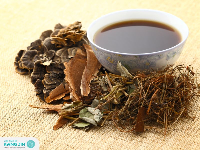 Khi sử dụng thuốc bắc tái tạo da cần lưu ý những gì?