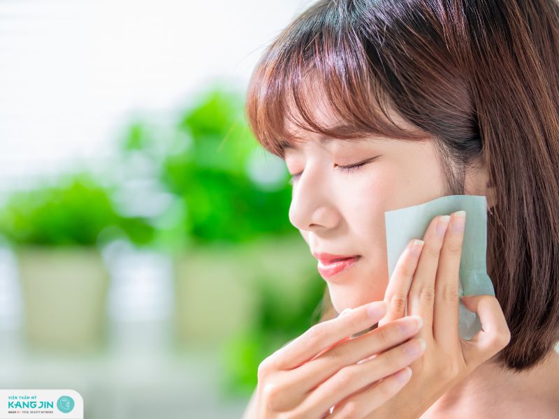 những tác hại của việc dùng giấy thấm dầu cho làn da của bạn