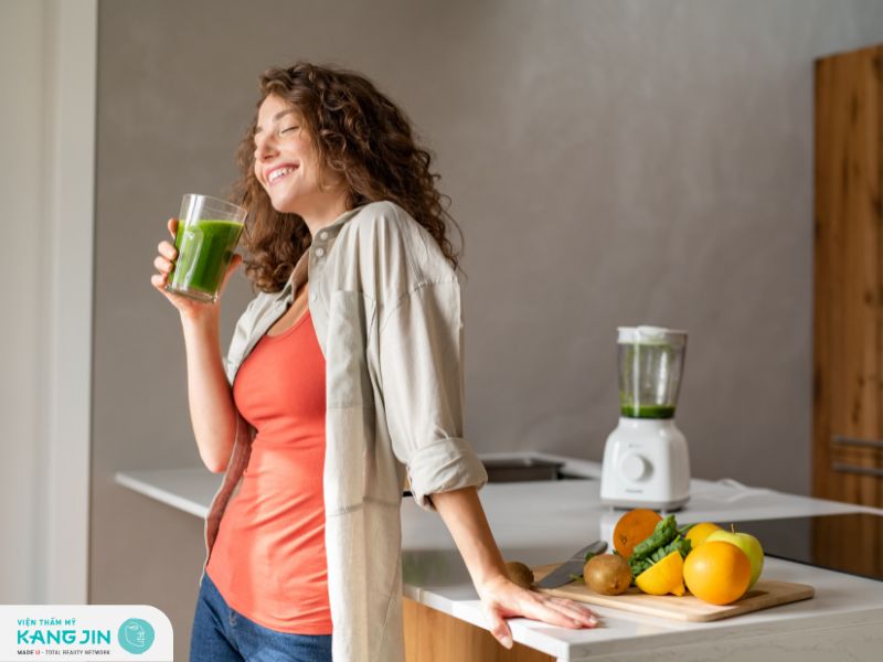 Uống gì để căng da mặt?