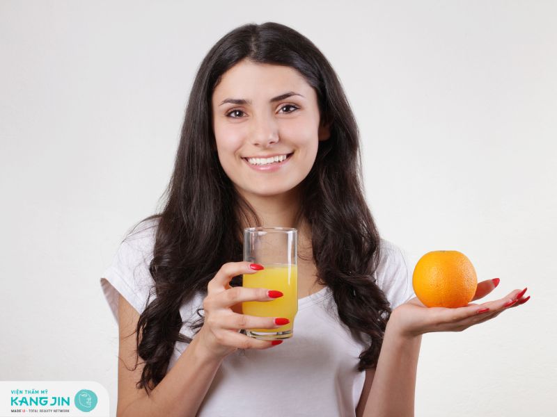 Uống nước cam mỗi ngày có làm da đẹp hơn không?