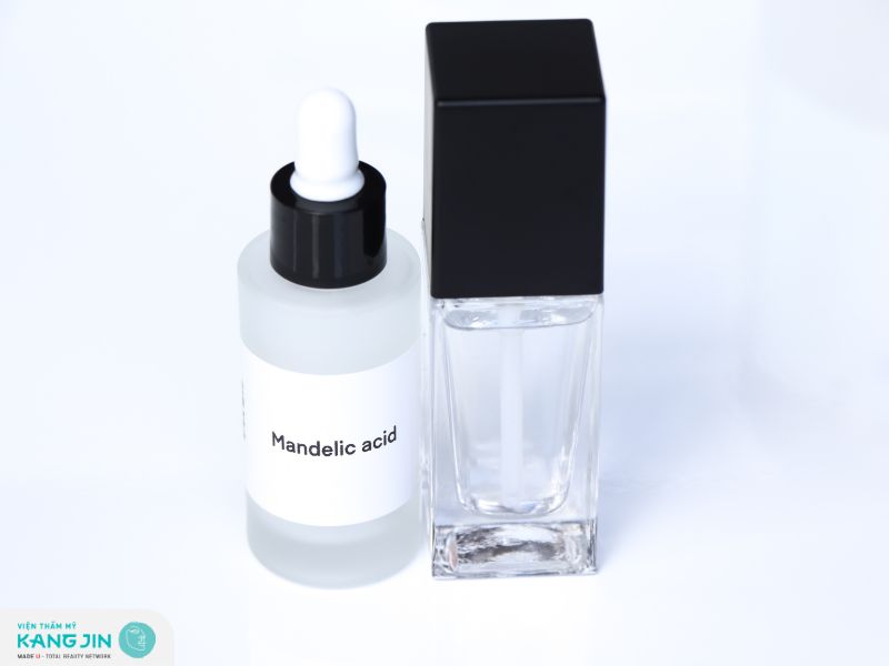 Mandelic Acid một loại AHA có tác dụng giảm kích ứng da