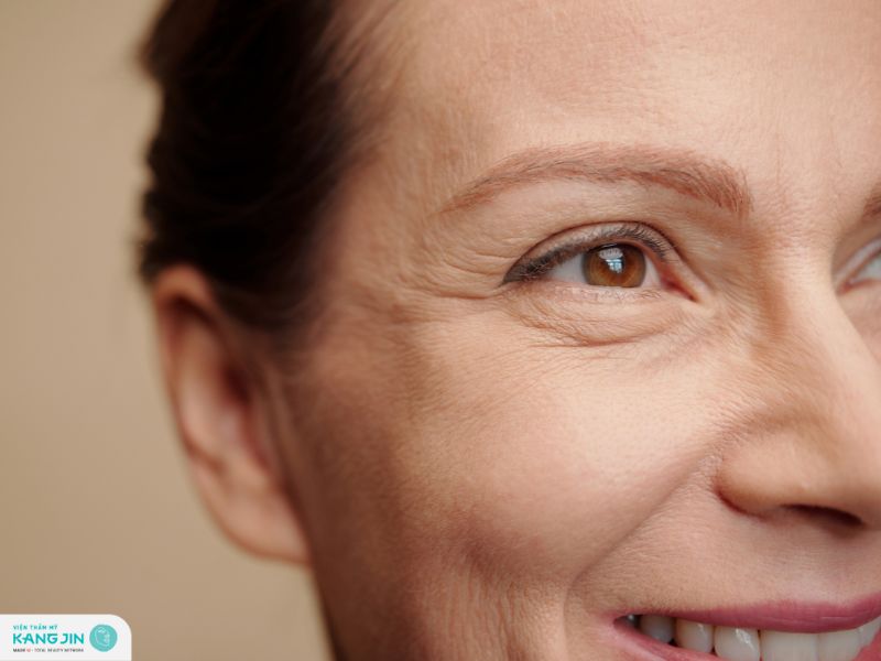 thói quen khiến cho da mặt bạn ngày càng nhiều nếp nhăn