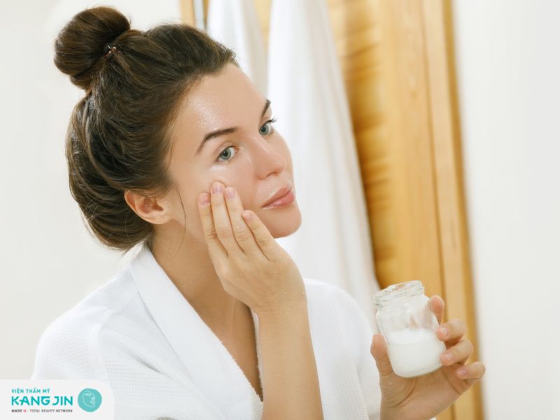 Cách dưỡng da bằng dầu dừa ép lạnh là gì?