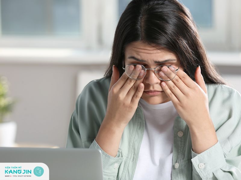 Dịu mắt là thói quen không ngờ gây ra nếp nhăn