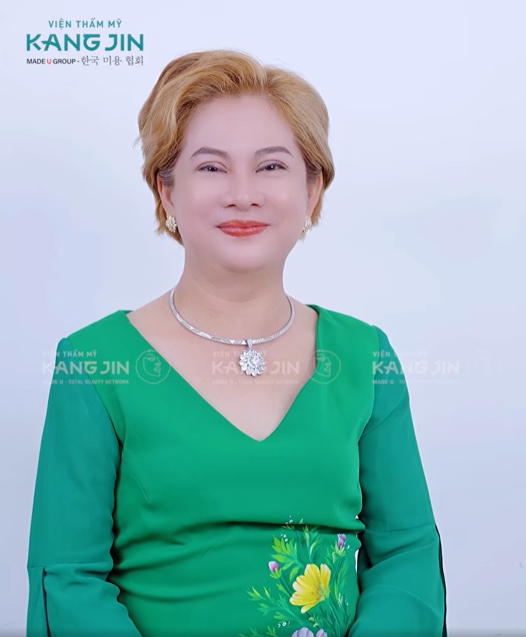 Hoàng Phương sau liệu trình