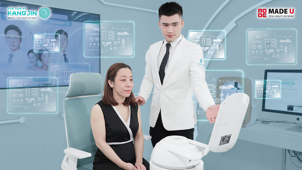 ekip bác sĩ thăm khám cho chị Thu