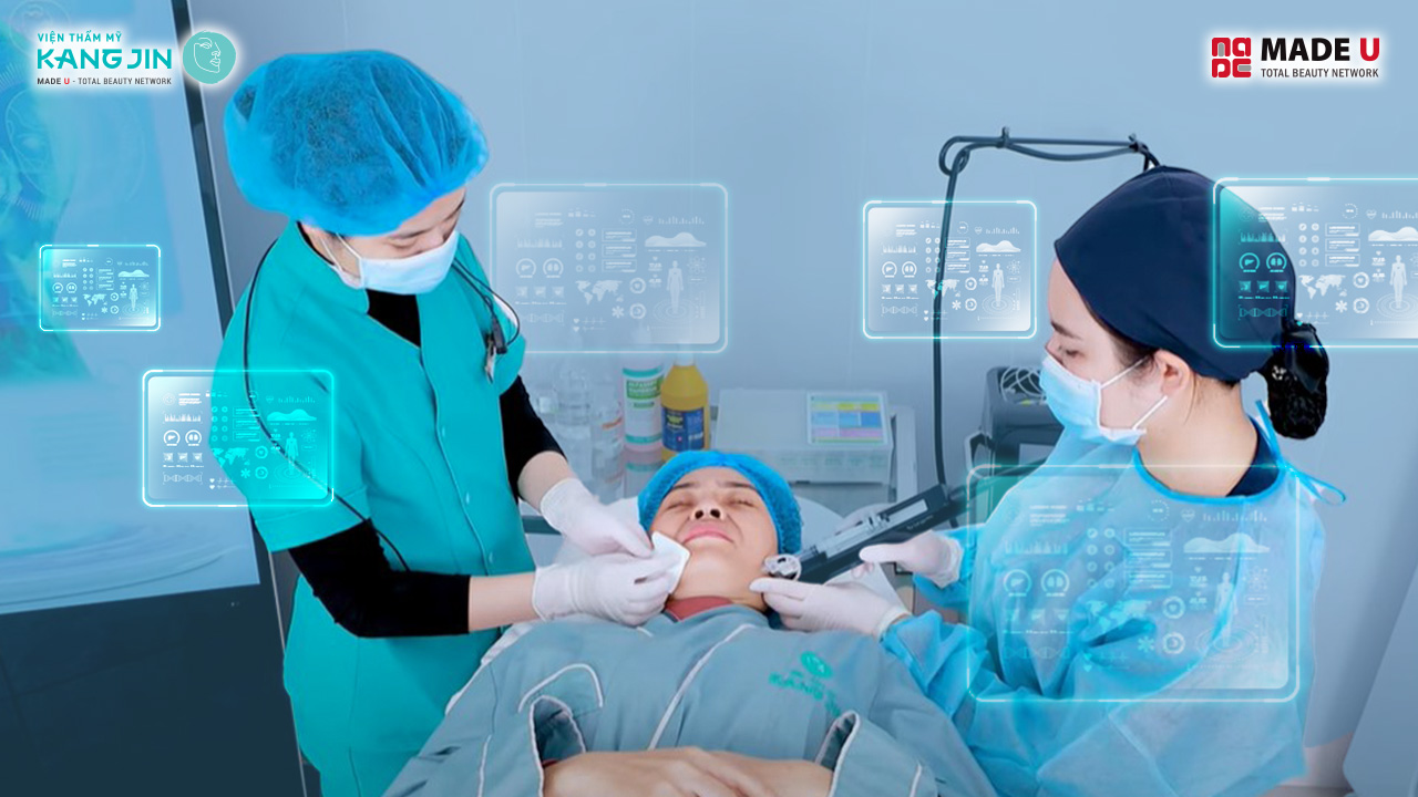 ekip bác sĩ điều trị cho chị Hoa