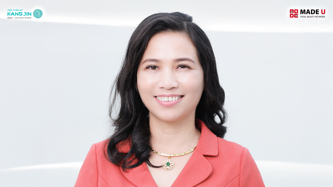 cô Kim Anh rạng rỡ với diện mạo mới