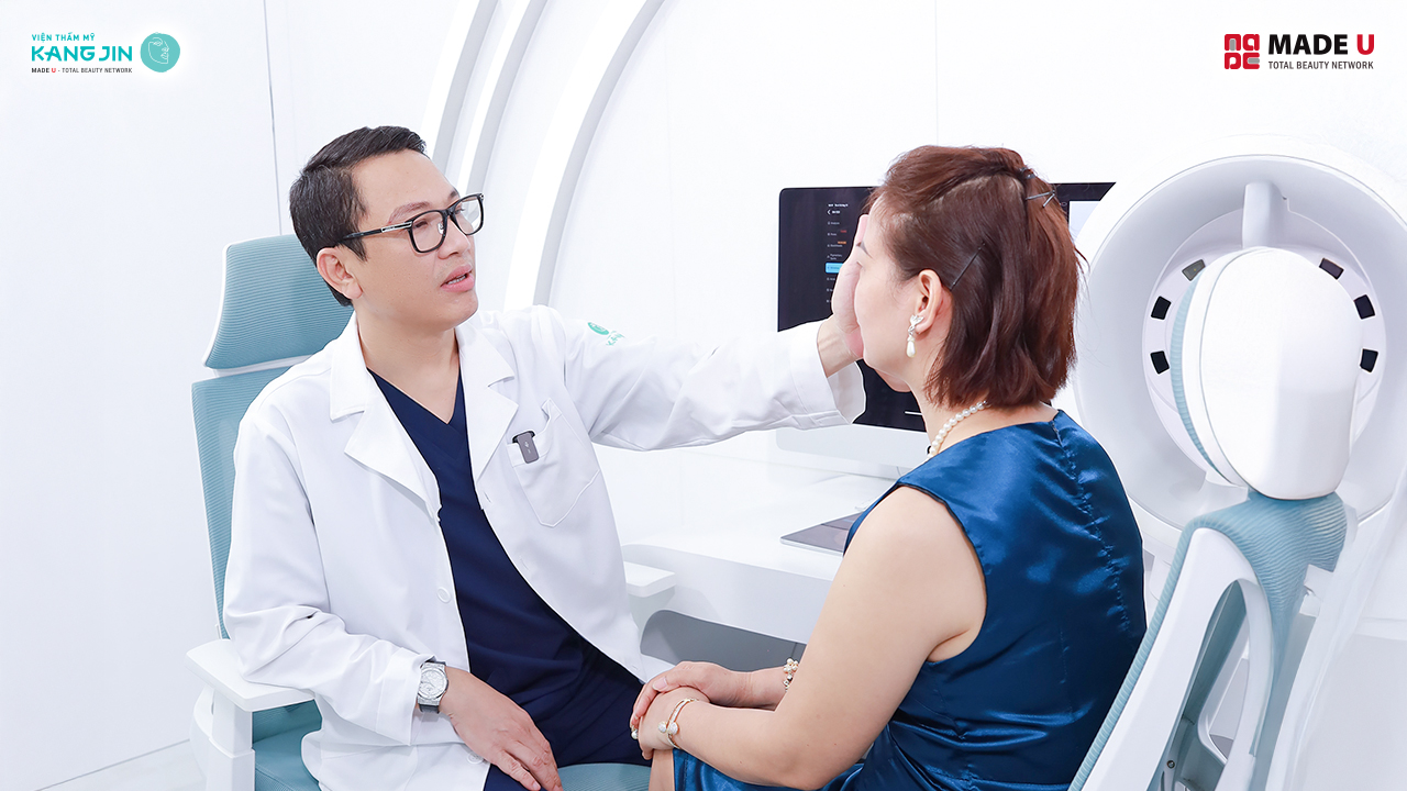 Bác sĩ tiến hành lên phác đồ điều trị