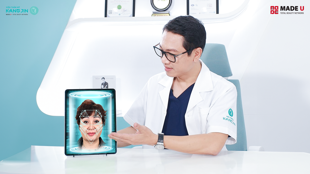 bác sĩ Huân trực tiếp lên phác đồ điều trị