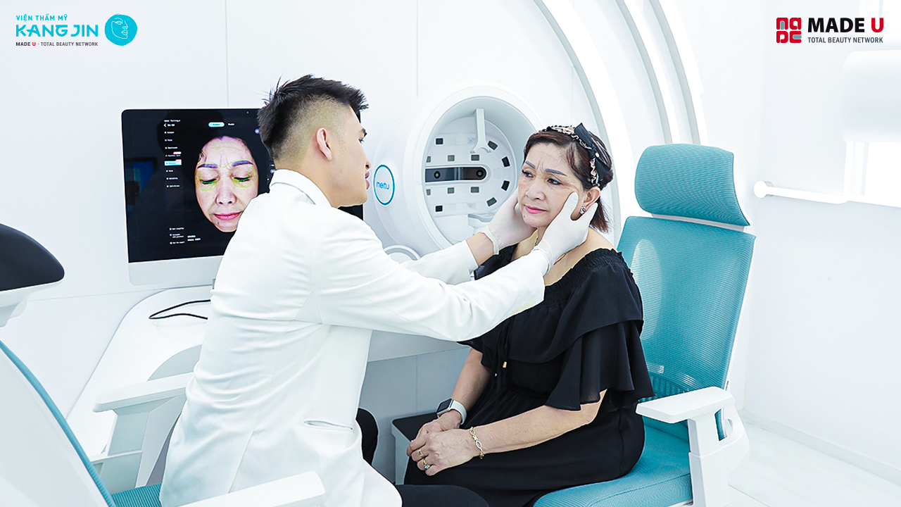 thăm khám tại phòng Skintech