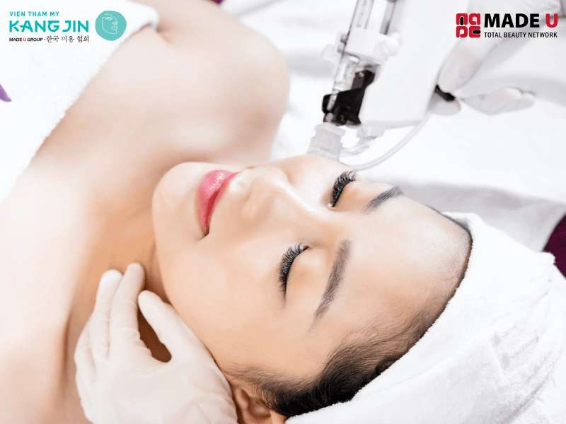 Cấy tế bào gốc là phương pháp thẩm mỹ hiện đại, sử dụng tế bào gốc để tái tạo và phục hồi da từ sâu bên trong