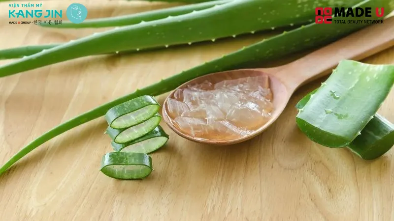 Nha đam chứa acid cinnamic, acid folic giúp làm trắng da và dưỡng ẩm hiệu quả