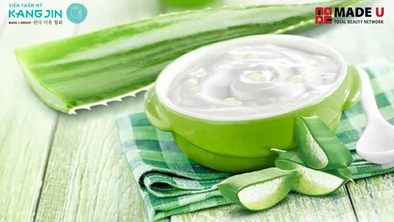 Cách làm trắng da bằng nha đam không bắt nắng