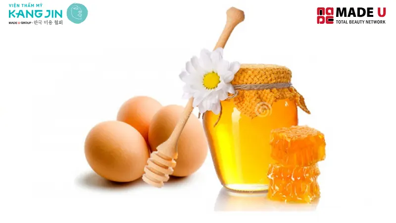 Lòng trắng trứng gà giúp kích thích sản sinh collagen và giảm nám hiệu quả.