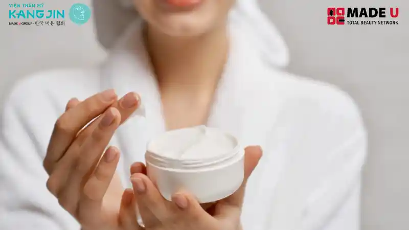 Kem dưỡng ẩm giúp da mau phục hồi hư tổn sau khi đốt laser