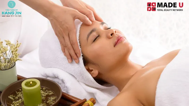 Cách mat xa nâng cơ vùng trán hiệu quả tại nhà 