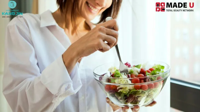 Lưu ý trong chế độ ăn uống sau khi cấy collagen căng bóng da